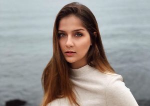 Ecem Çalhan Brings a Storm of Emotions to the Screen in Bir Gece Masalı